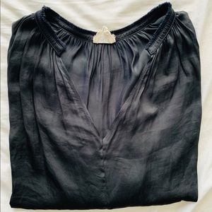 dRA V-neck Blouse